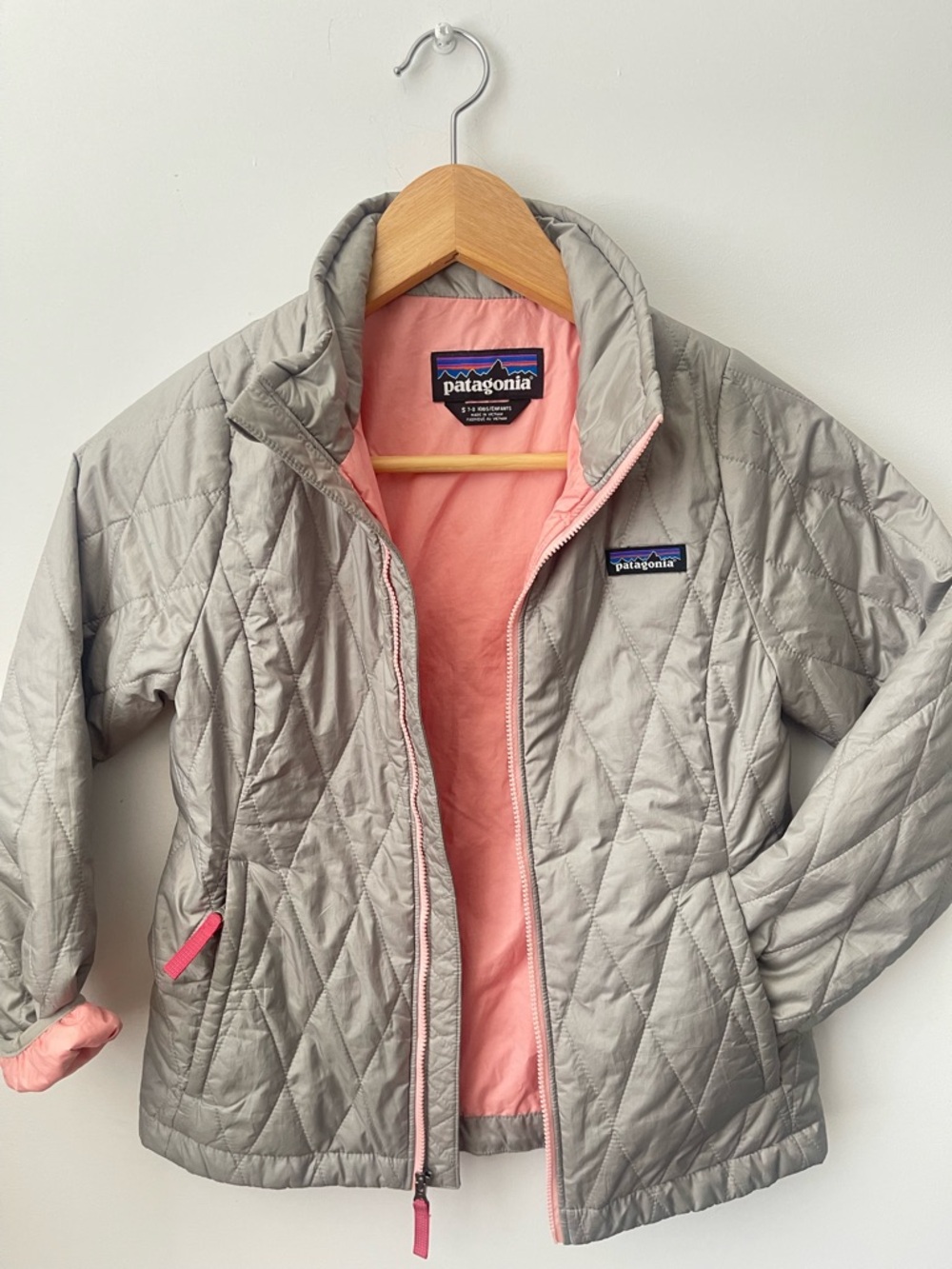 Patagonia Kids Light Gray Quilted Puffer Jacket with Pink Trim